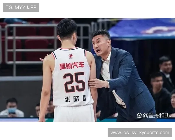 两队季后赛首轮对决成焦点战役，季后赛首轮对阵产生