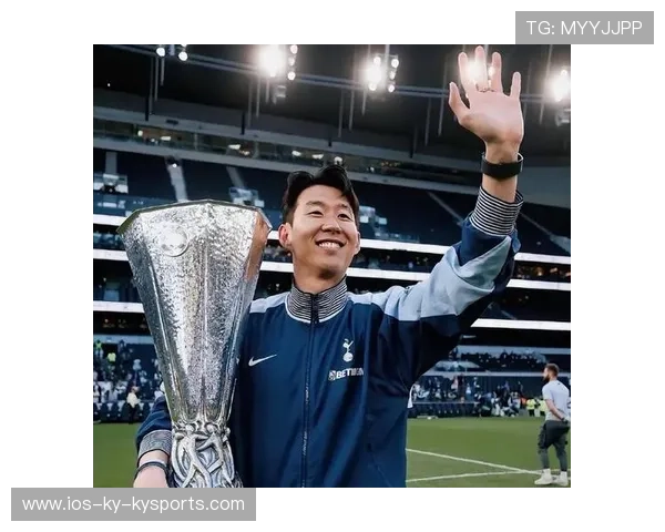 孙兴慜低中心过人连招引爆看台，热刺边线优势进一步放大